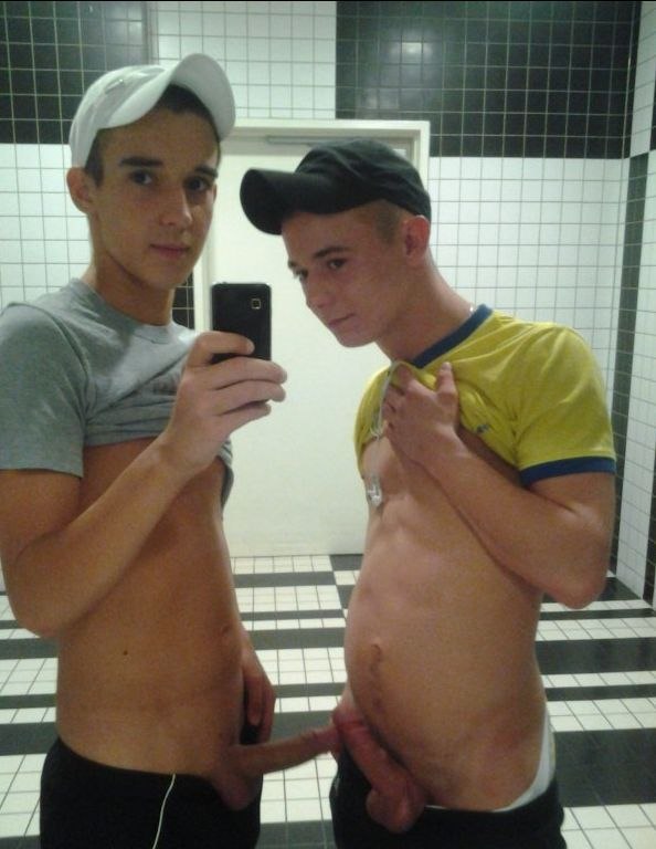 dick xxx mirror pics.jpg